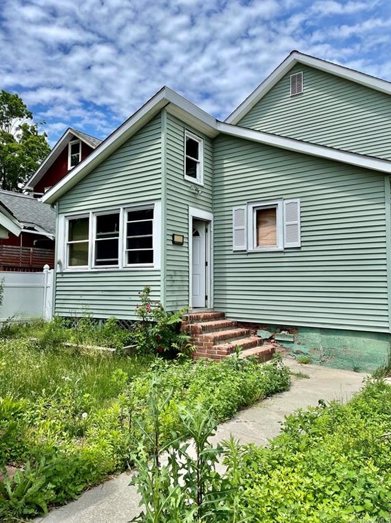 25 Church St, Beacon NY  12508-1911 exterior