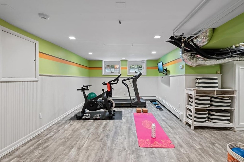 7 Sterling Rd, Harrison NY  10528-1403 exterior