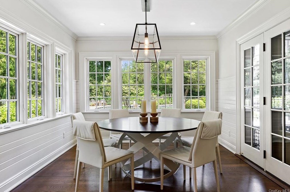 7 Sterling Rd, Harrison NY  10528-1403 exterior