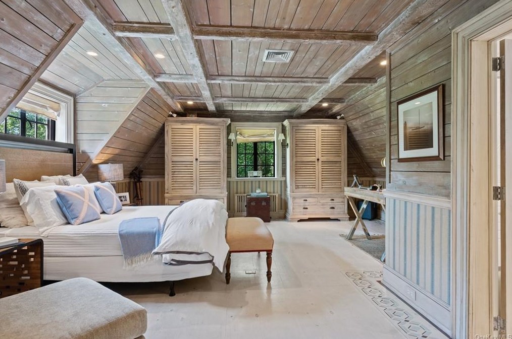 7 Sterling Rd, Harrison NY  10528-1403 exterior