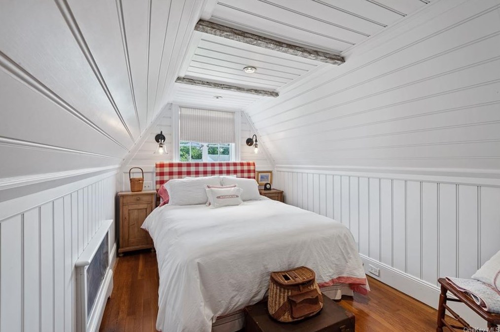 7 Sterling Rd, Harrison NY  10528-1403 exterior