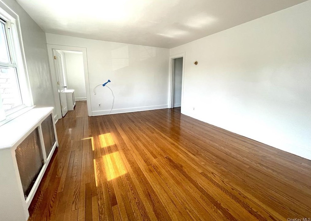 75 Batavia Pl, Harrison NY  10528-2925 exterior