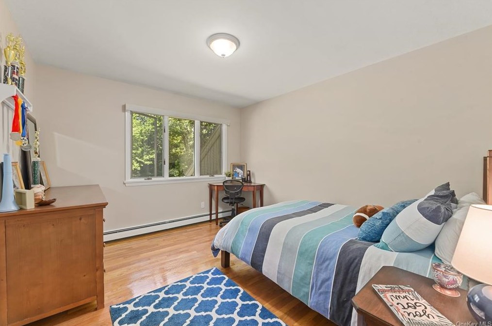 6 Quaker Hill Ct, Croton On Hudson NY  10520-3522 exterior