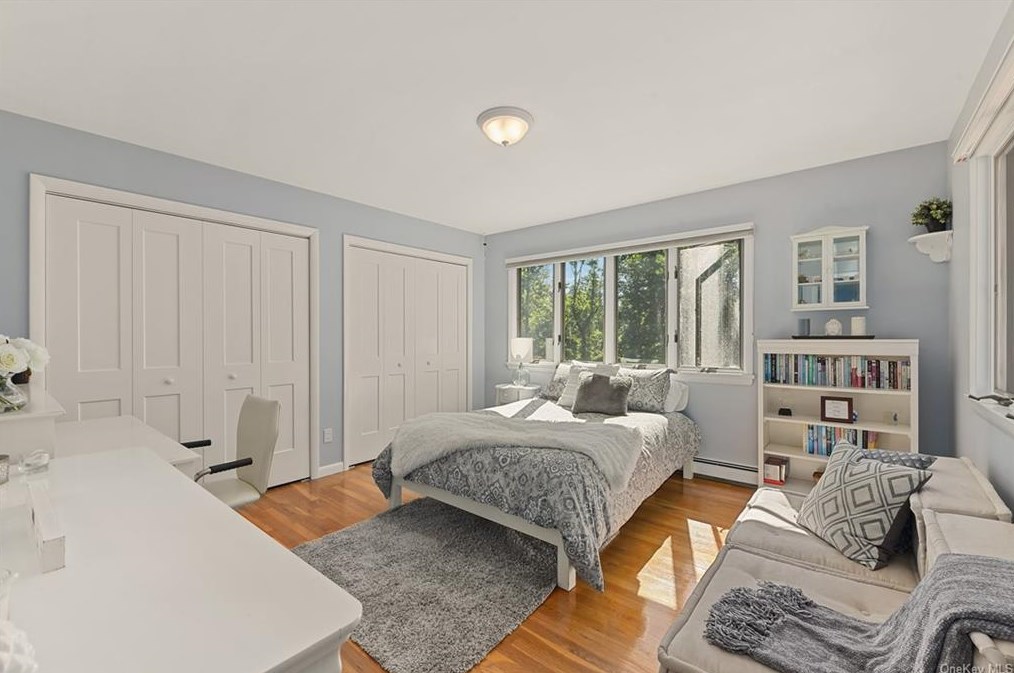 6 Quaker Hill Ct, Croton On Hudson NY  10520-3522 exterior