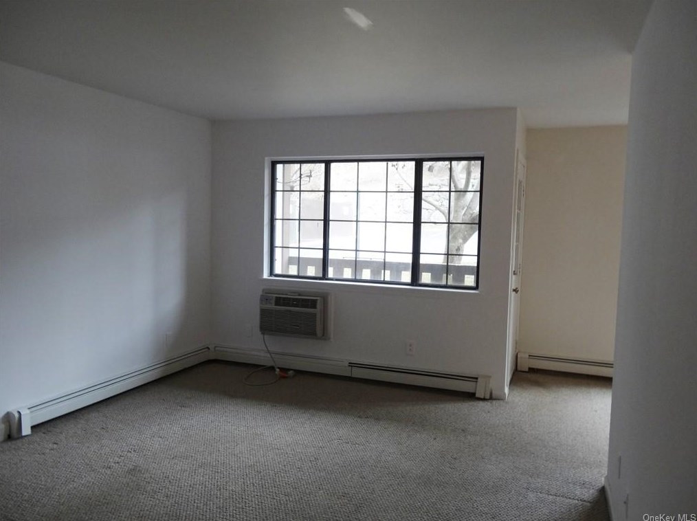 126 Foxwood Cir, Mount Kisco NY  10549-1133 exterior