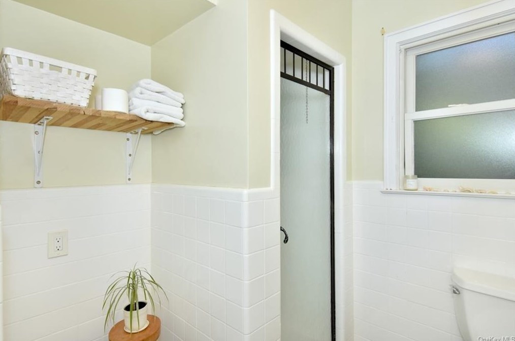 121 Walgrove Ave, Dobbs Ferry NY 10522-3106 exterior