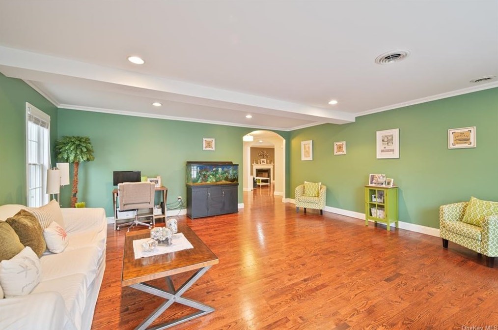 12 Sgt Ingram Ct, Chestnut Ridge NY  10965-2473 exterior