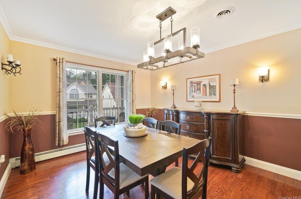 12 Sgt Ingram Ct, Chestnut Ridge NY  10965-2473 exterior