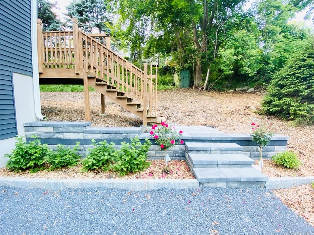 148 Cortlandt St, Croton On Hudson NY  10520-1416 exterior
