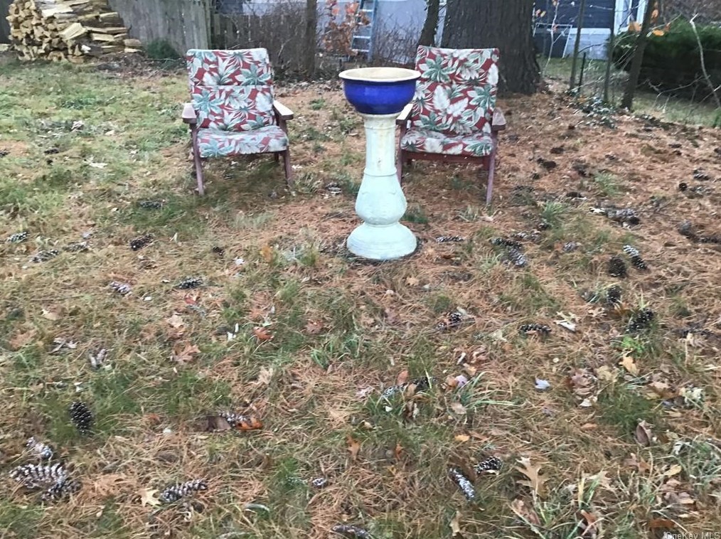 49 Becker St, Lake Peekskill NY  10537-1308 exterior