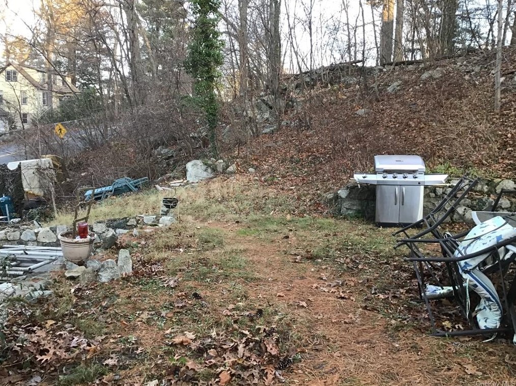 49 Becker St, Lake Peekskill NY  10537-1308 exterior