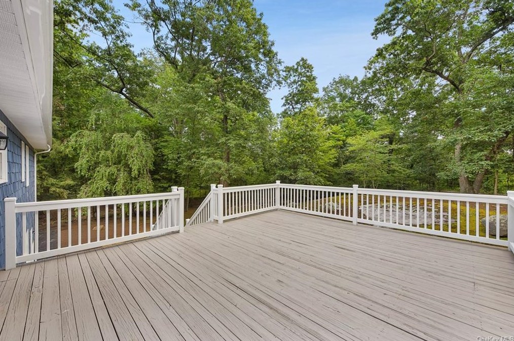 98 Whangtown Rd, Kent Lakes NY  10512-4024 exterior