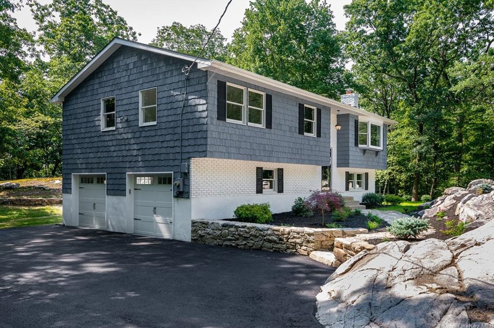 98 Whangtown Rd, Kent Lakes NY  10512-4024 exterior