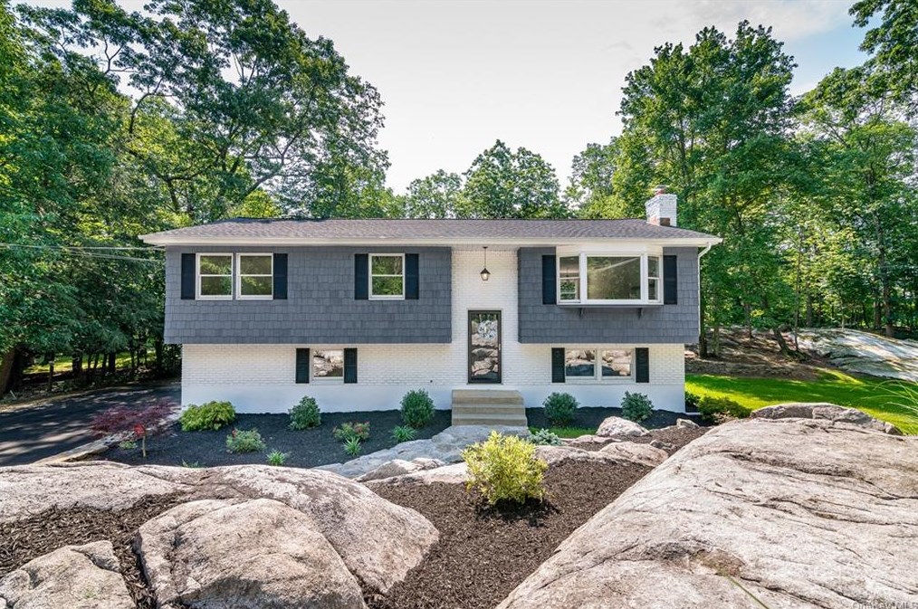 98 Whangtown Rd, Kent Lakes NY  10512-4024 exterior