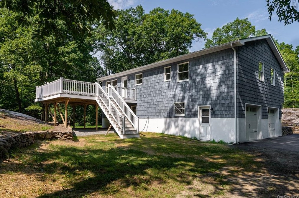 98 Whangtown Rd, Kent Lakes NY  10512-4024 exterior