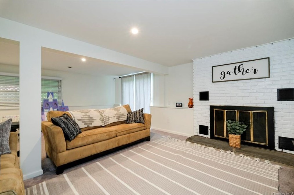 74 Allison Rd, Katonah NY  10536-3428 exterior