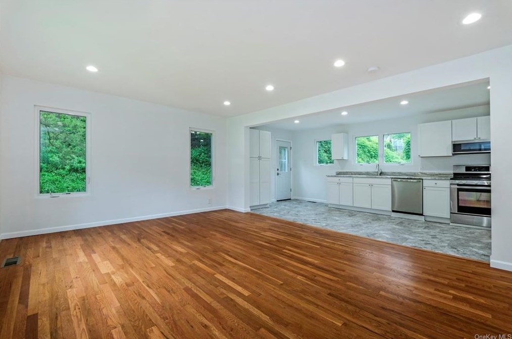 148 Cortlandt St, Croton On Hudson NY  10520-1416 exterior