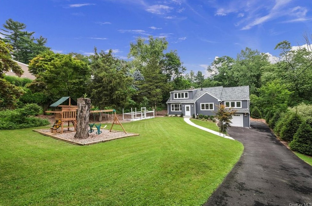 148 Cortlandt St, Croton On Hudson NY  10520-1416 exterior