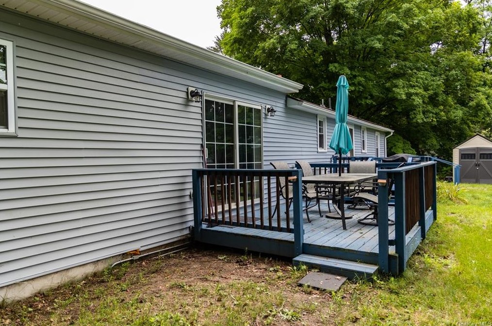 27 Hickory Ave, Port Jervis NY  12771-3727 exterior
