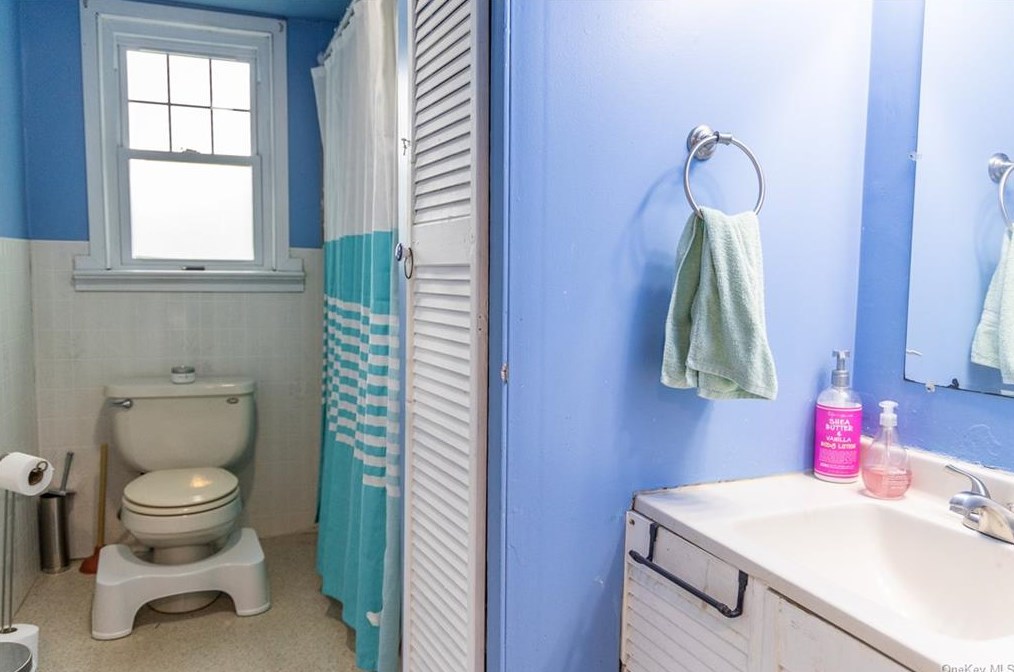 27 Hickory Ave, Port Jervis NY  12771-3727 exterior