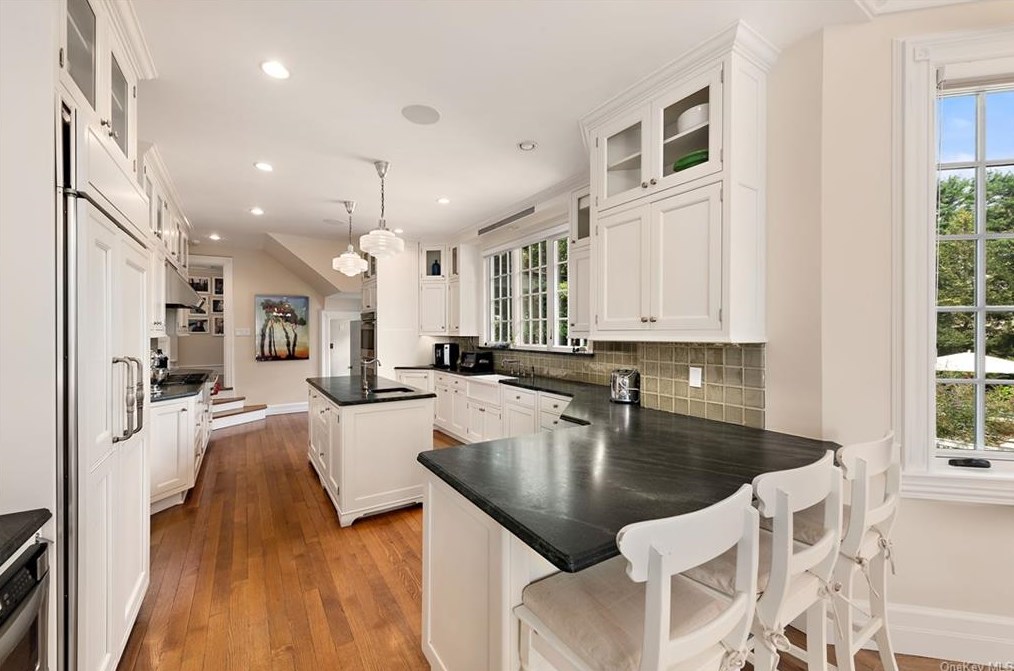 536 Orienta Ave, Mamaroneck NY  10543-4317 exterior