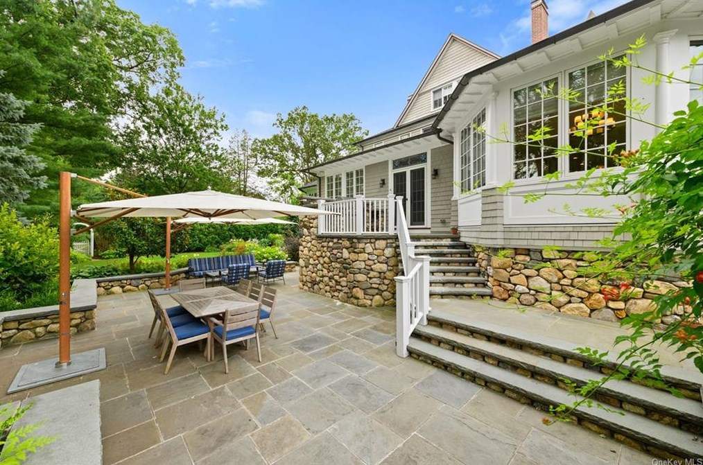 536 Orienta Ave, Mamaroneck NY  10543-4317 exterior