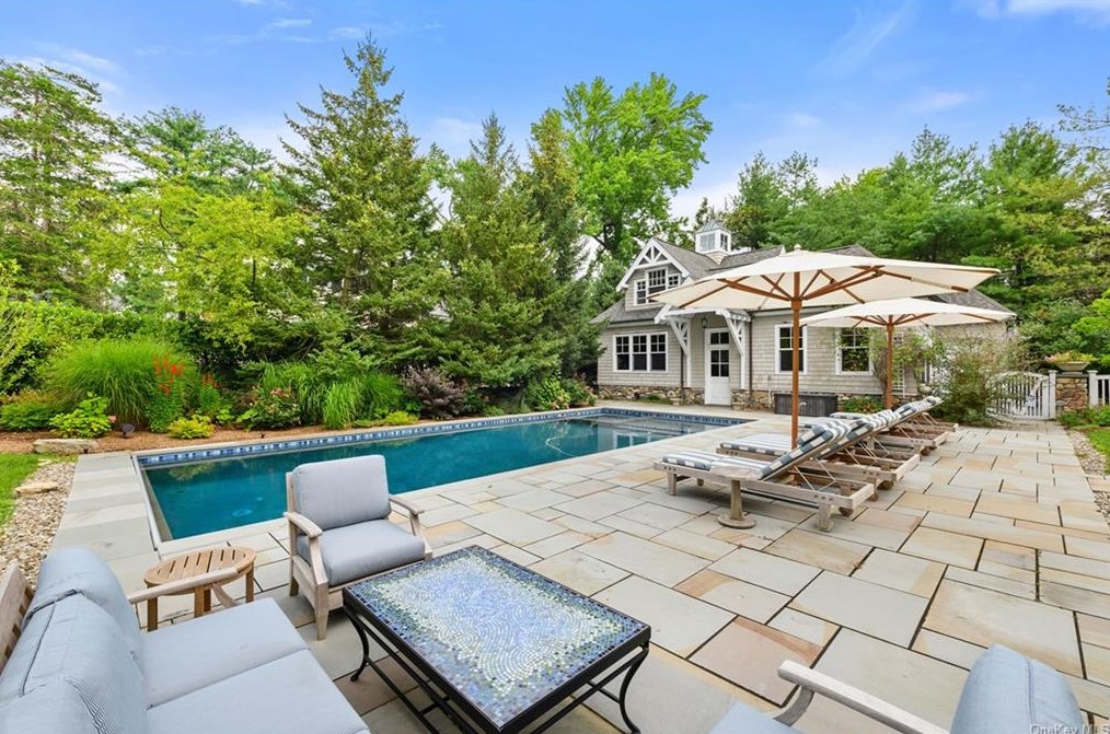 536 Orienta Ave, Mamaroneck NY  10543-4317 exterior