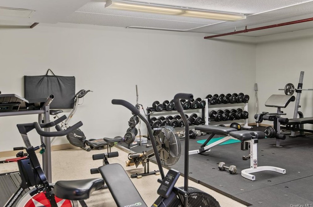 1035 Boston Post Rd, Mamaroneck NY  10543-4113 exterior