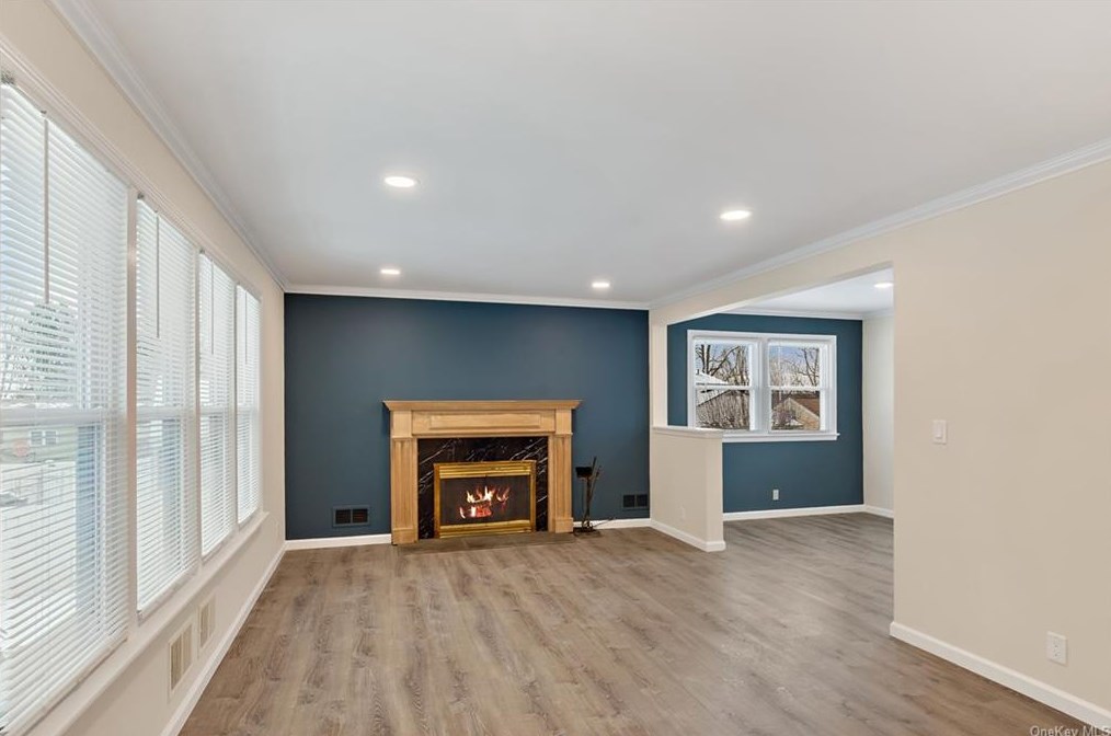 170 Heights Dr, Yonkers NY  10710-2432 exterior