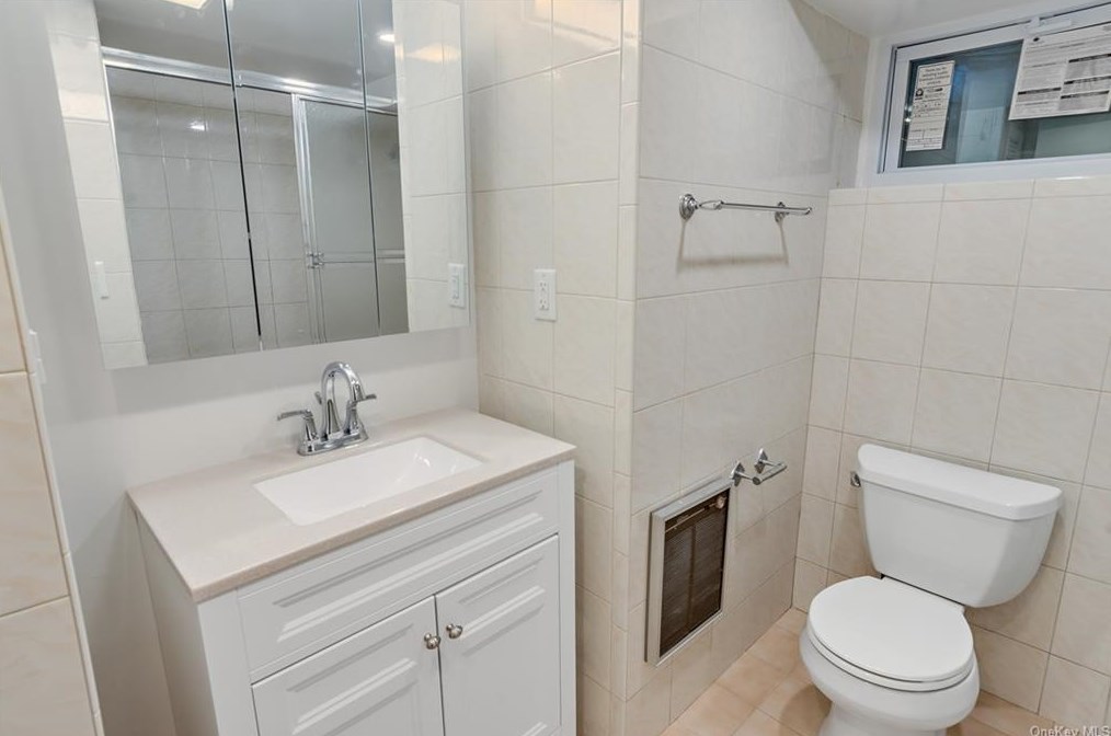 170 Heights Dr, Yonkers NY  10710-2432 exterior