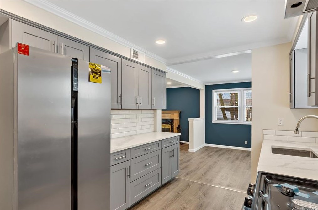 170 Heights Dr, Yonkers NY  10710-2432 exterior