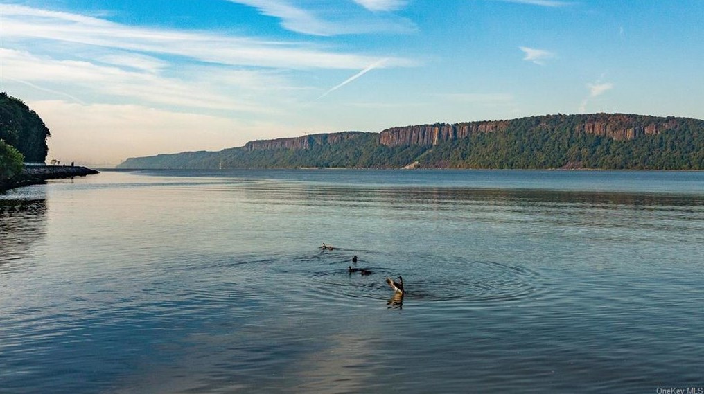 16 Broadway, Dobbs Ferry NY 10522-2852 exterior