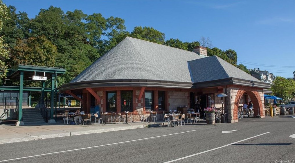 16 Broadway, Dobbs Ferry NY 10522-2852 exterior