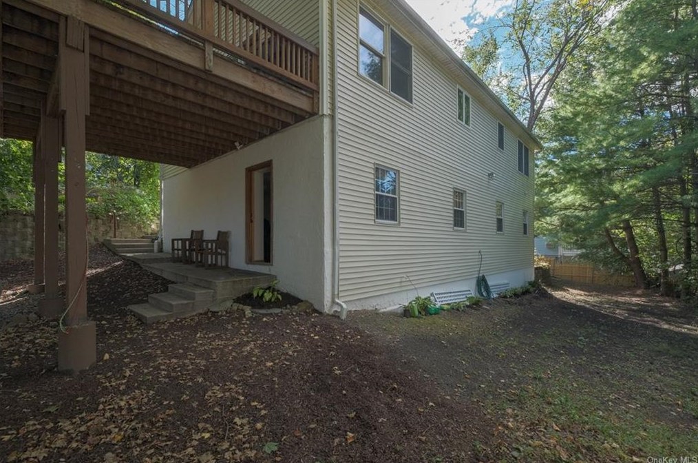 1634 Prospect Ter, Peekskill NY 10566-4833 exterior