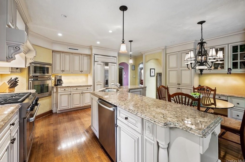 40 Secor Rd, Scarsdale, NY 10583