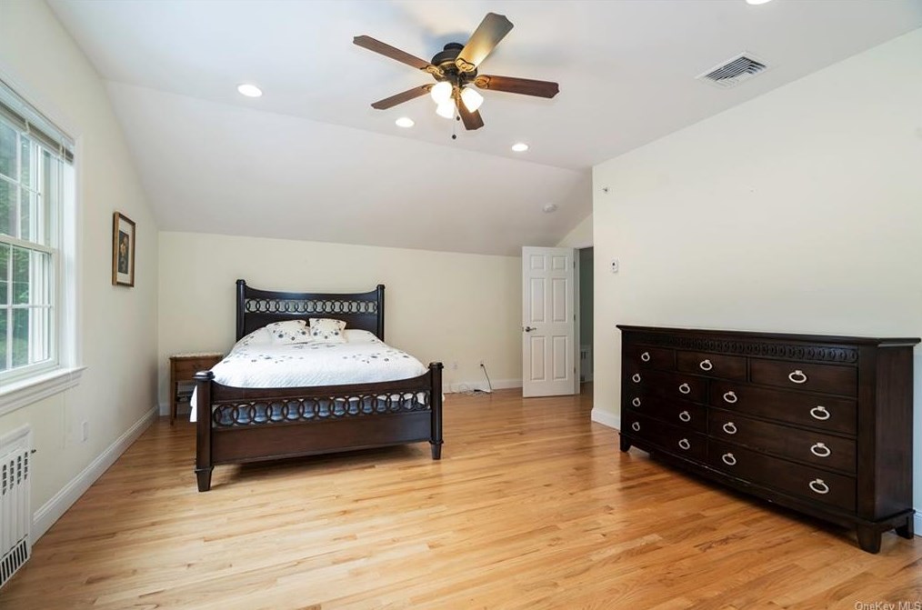 86 High St, Yonkers NY 10706-3934 exterior