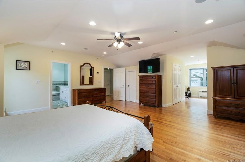 86 High St, Yonkers NY 10706-3934 exterior