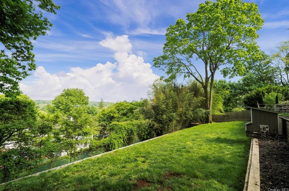 86 High St, Yonkers NY 10706-3934 exterior