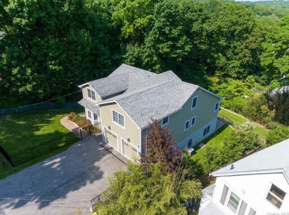 86 High St, Yonkers NY 10706-3934 exterior