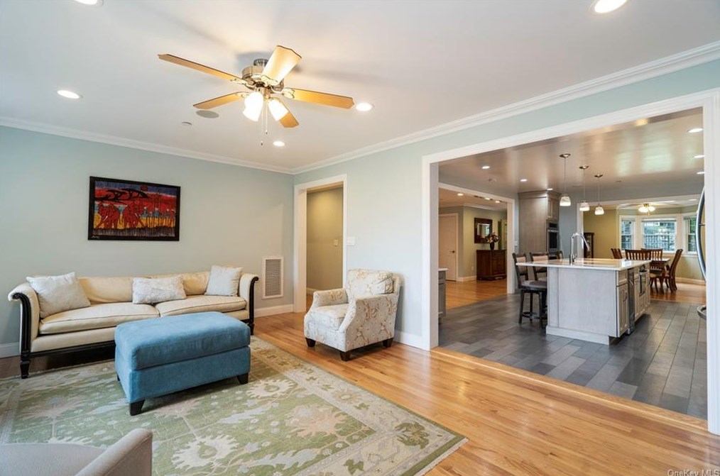 86 High St, Yonkers NY 10706-3934 exterior