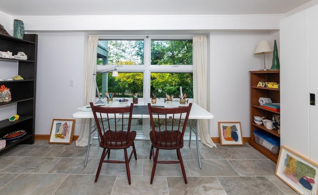 37 Colonial Ave, Dobbs Ferry NY  10522-2918 exterior