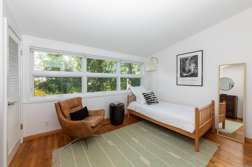 37 Colonial Ave, Dobbs Ferry NY  10522-2918 exterior