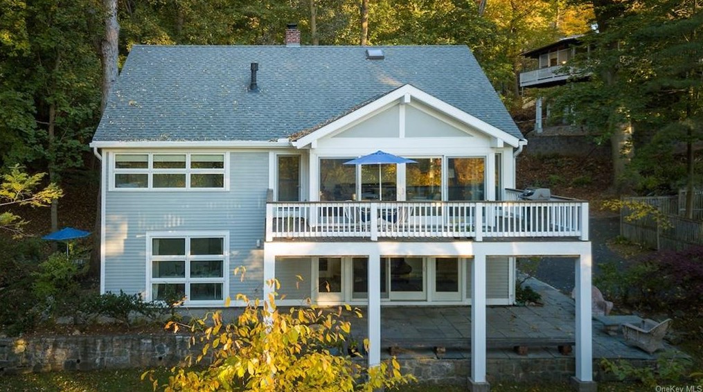 37 Colonial Ave, Dobbs Ferry NY  10522-2918 exterior