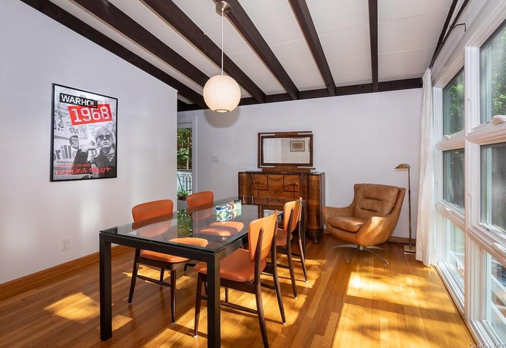 37 Colonial Ave, Dobbs Ferry NY  10522-2918 exterior