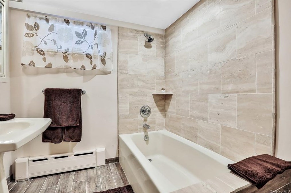 132 Ridgewood Ave, Yonkers NY 10704-2304 exterior