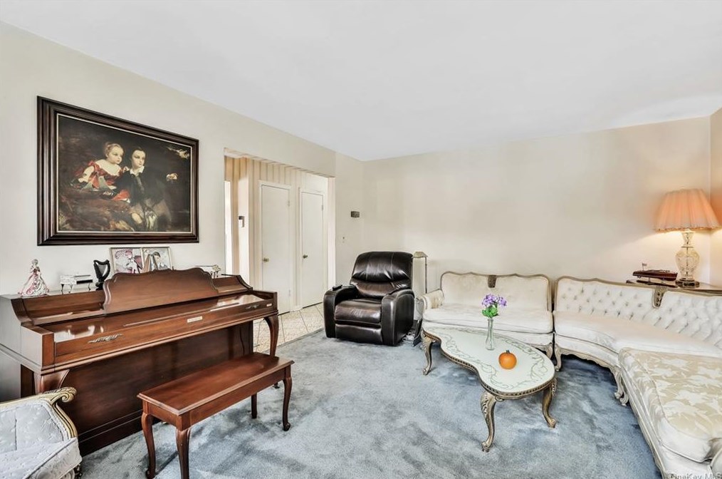 132 Ridgewood Ave, Yonkers NY 10704-2304 exterior