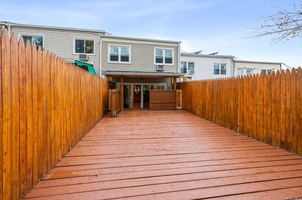 22 Overlook Rd, West Haverstraw NY  10993-1012 exterior