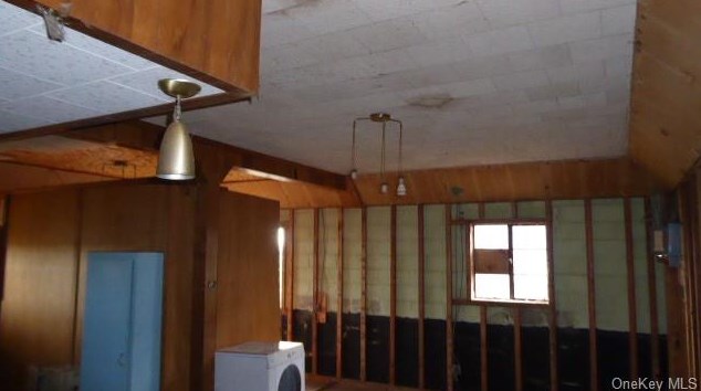 145 Roundhill Dr, Yonkers NY 10710-2414 exterior