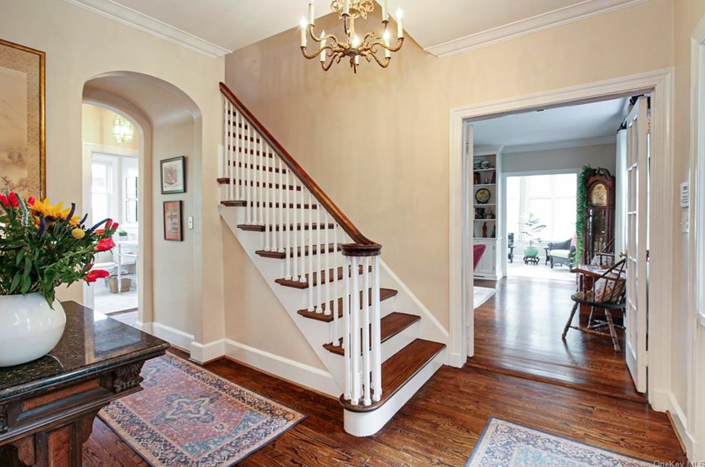 74 Old Army Rd, Scarsdale, NY 10583