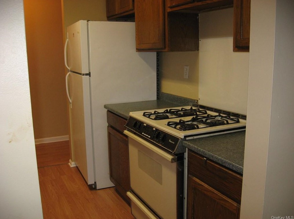 608 Kennedy Dr, Chestnut Ridge NY  10977-5361 exterior